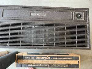 lot 54 image: Humidifier, Window Screen, Filter Material
