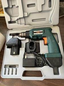 lot 62 image: Singer 38 Drill, Makita Drill and Jig Saw