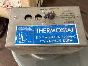 lot 63 image: Thermostat Blower, Glue Gun & BernzOmatic Torch