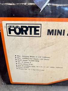 lot 68 image: Planer and Jointer in Box