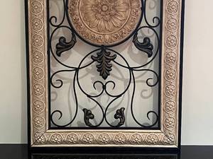lot 16 image: Metal Art Piece