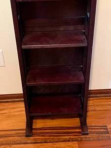 lot 49 image: Collapsable Wood Shelf