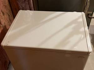 lot 50 image: Chest Freezer