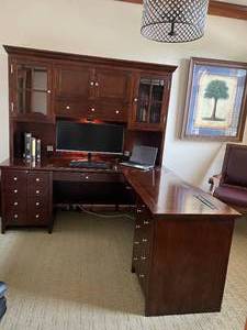 lot 73 image: Legends 3-Piece Wood Desk