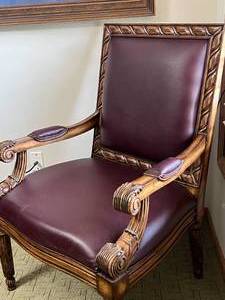 lot 76 image: Accent Chair