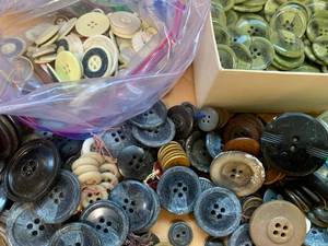 LG MIX VTG Buttons Sewing