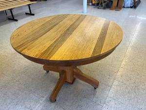 Round Oak Table