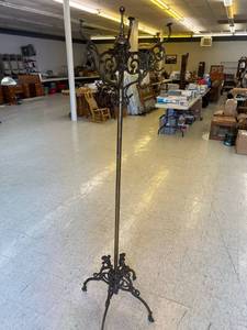 Rotating Coat Rack