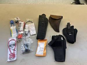 lot 207 image: Gun Holsters & Locks