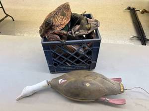 lot 210 image: Hunting Decoys