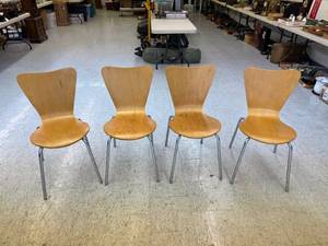 lot 217 image: 4 Chairs