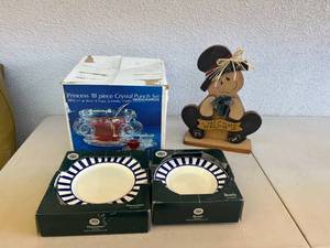 lot 260 image: Crystal Punch Set, New Plates & Bowls & Welcome Decor