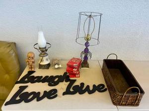 lot 304 image: Lamps, Plate Hangers, Decor Items