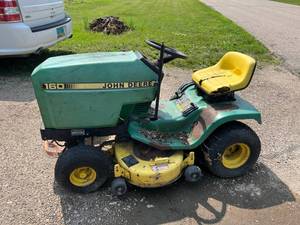 lot 309 image: John Deere 160 Riding Mower