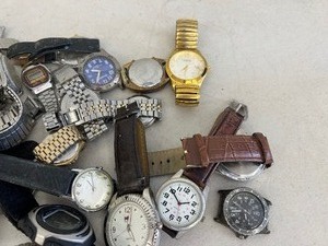 lot 316 image: Mens Watches