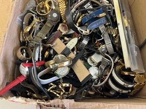lot 319 image: Large Lot of Watches