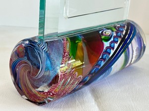 lot 41 image: Artisan Art Glass Picture Frame
