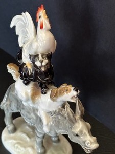 lot 50 image: Hutschenreuther Bremen Town Musicians Figurine