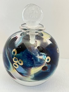 lot 55 image: Artisan Art Glass Perfume Bottle