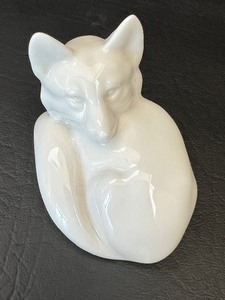 lot 61 image: Hutschenreuther Porcelain Fox Figurine