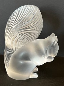 lot 28 image: Lalique Squirrel Figurine