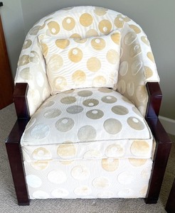 lot 3 image: Pair of Contemporary Thayer Coggin Chairs