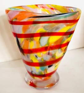 lot 96 image: Set of 8 Gorgeous Artisan Glass Tumblers