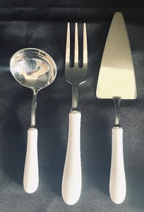 lot 123 image: Five Williams Sonoma Serving Utensils