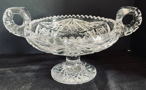 lot 133 image: Three Vintage Crystal and Glass Serving Pieces