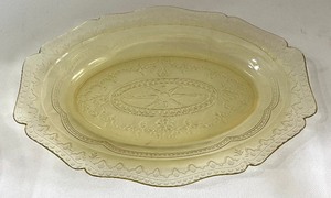 lot 135 image: Pretty Pink and Yellow Depression Glassware Items