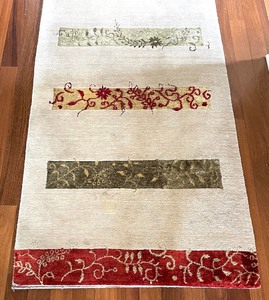 lot 142 image: Lovely Carpet Runner