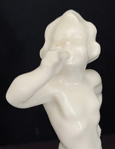 lot 158 image: Vintage Hutschenreuther Figurine