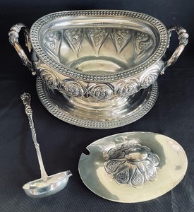 lot 163 image: Rogers, Smith and Company Quadruple Silver Plated Tureen with Ladle