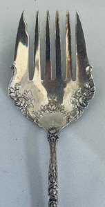 lot 191 image: Vintage Sterling Silver Serving Fork