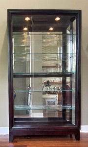 lot 7A image: Stunning Wooden Mirror Back Cabinet with Glass Shelves