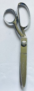 lot 219 image: Vintage Wiss Pinking Shears