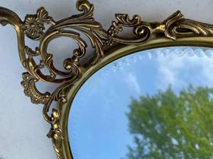 lot 242 image: Ornate Gold Metal Wall Mount Mirror with Wall Mount Accents