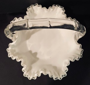 lot 264 image: Vintage Silver Crest Ruffled Basket Bowl