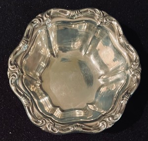 lot 271 image: 4 Petite Birks Sterling Silver Dishes