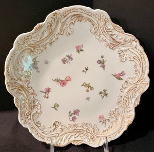 lot 272 image: Vintage Platters, Plates and Bowls