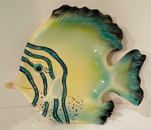 lot 275 image: 4 Fish Themed Decor  Platters by Rena Charles