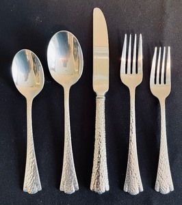 lot 278 image: Yamazaki Stainless Flatware Service for 16