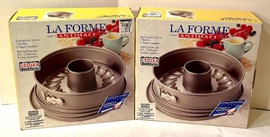 lot 297 image: New La Forme Antihaft Baking Pans