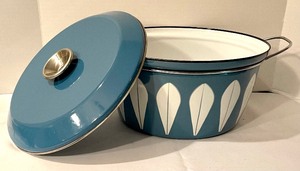 lot 298 image: Vintage Cathrine Holm Lotus Casserole Dish with Chrome Handle
