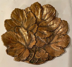 lot 300 image: Variety of Vintage Metal Decor