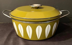 lot 306 image: Vintage Norwegian Cathrineholm Olive Green Lotus Small Pan with Lid and Chrome Handles