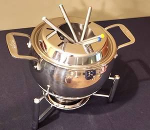 lot 320 image: 3-Quart All-Clad Fondue Set
