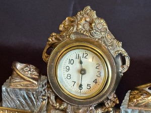 lot 331 image: Vintage Ink Well