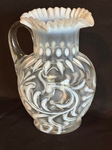 lot 322 image: Vintage Fenton Swirled Feather Pitcher