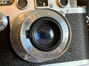 lot 68 image: Vintage Leica Camera